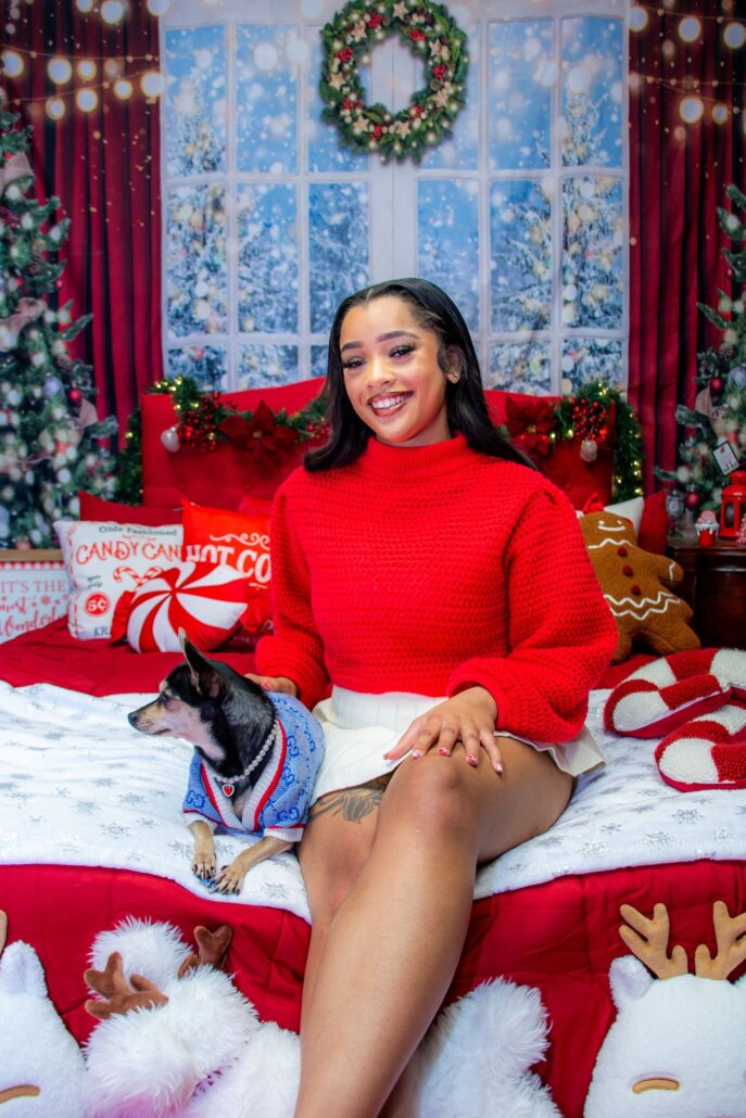 pictureprojectclt_tour-woman-dog-holiday-decorations Pictureprojectclt Tour Woman Dog Holiday Decorations