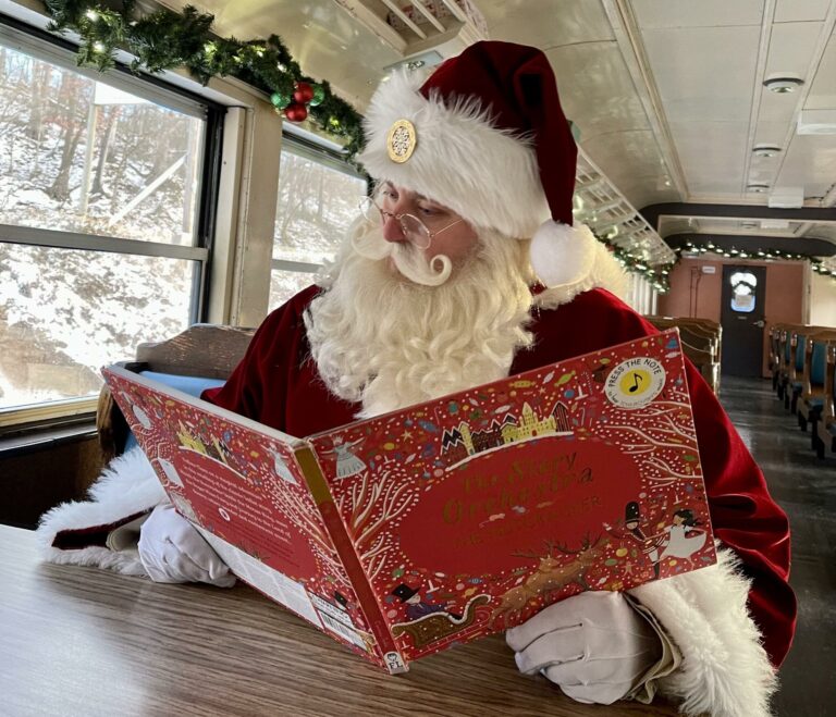 Potomaceagle Tour Santa Reading Train Car