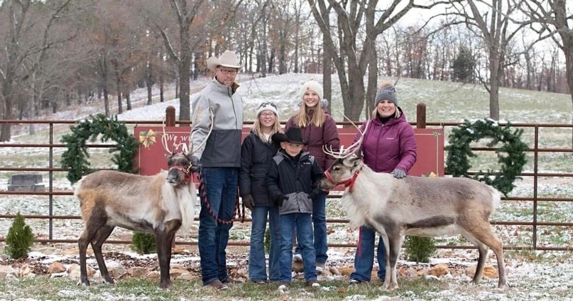 Prescottfamilyreindeerfarm Tour Family Reindeer Farm Snow