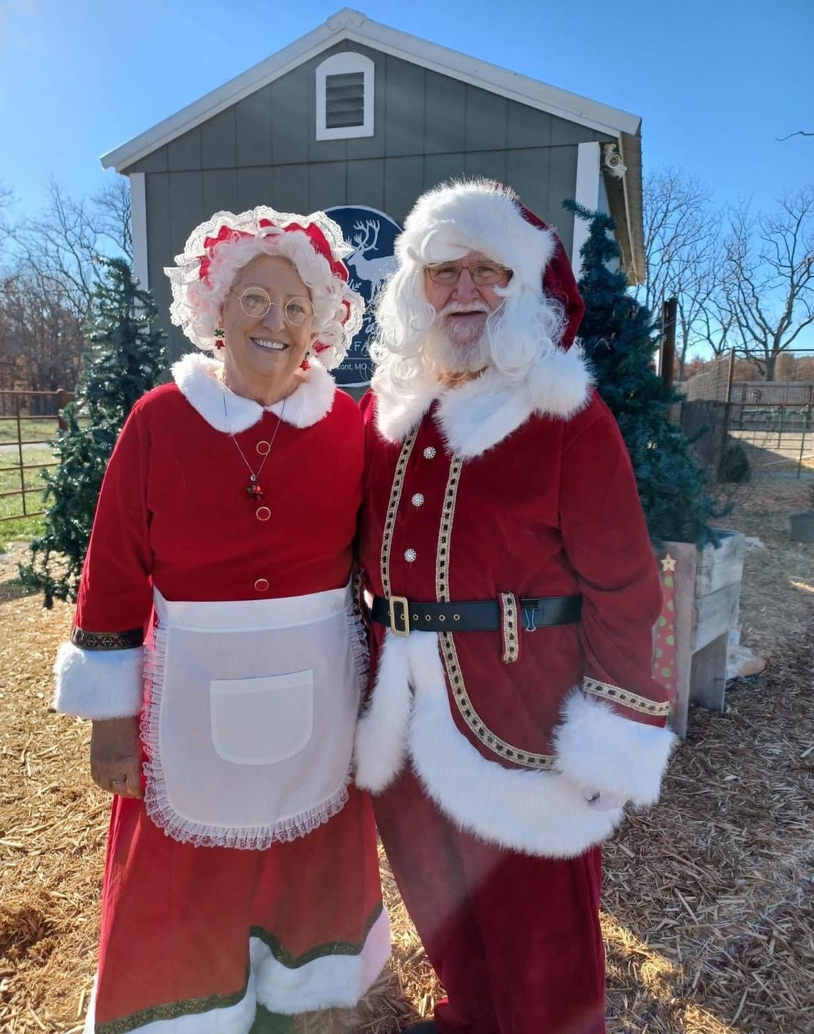 Prescottfamilyreindeerfarm Tour Santa Claus Mrs Farm