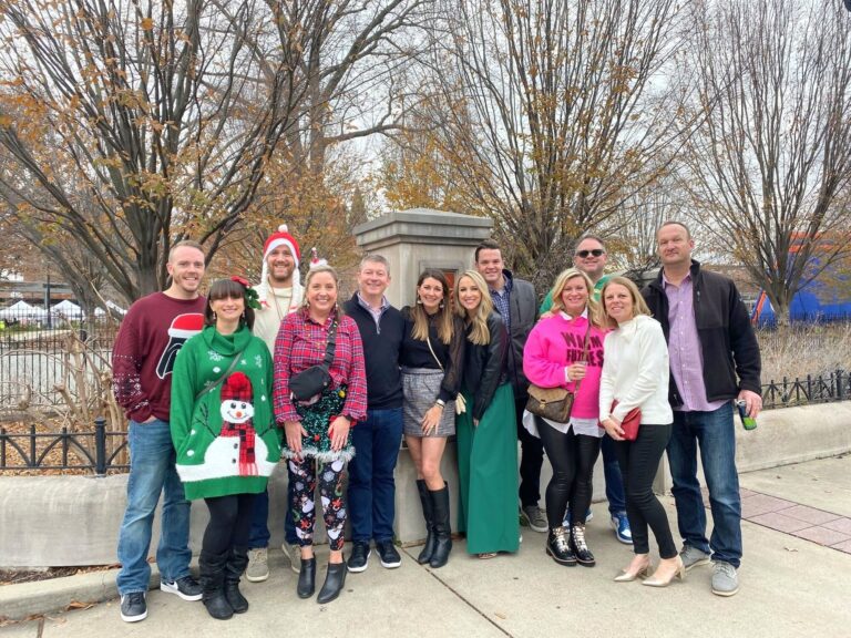 Riversidefoodtours Tour Group Photo Winter Clothing Park