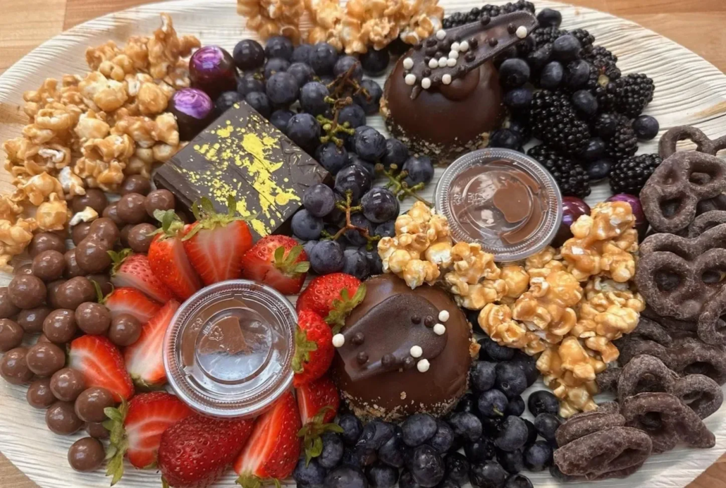 rlexcursions_tour-dessert-platter-fruits-chocolates-popcorn Rlexcursions Tour Dessert Platter Fruits Chocolates Popcorn