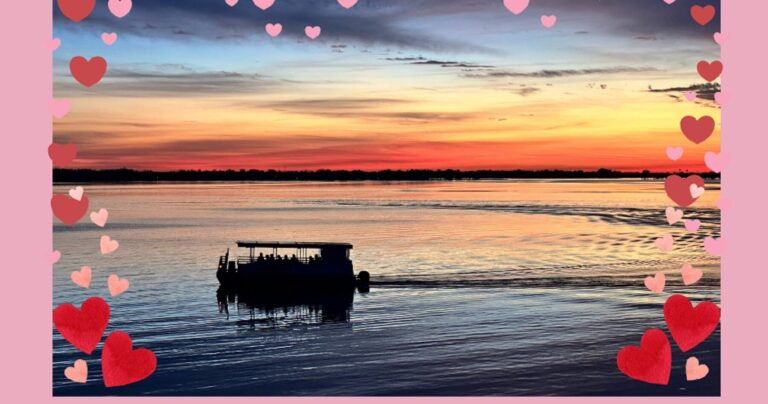 rustyanchormountdora_tour-boat-sunset-water-reflection Rustyanchormountdora Tour Boat Sunset Water Reflection