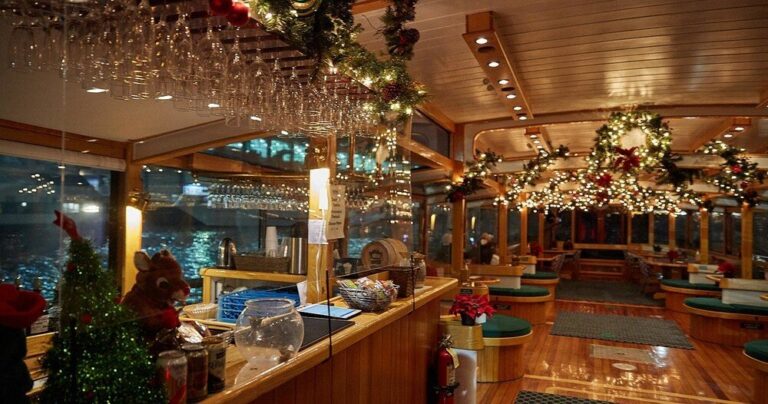 Sail Nyc Tour Boat Interior Decorations Glassware