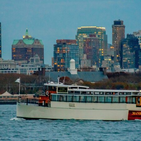 Sail Nyc Tour Boat Tour City Skyline
