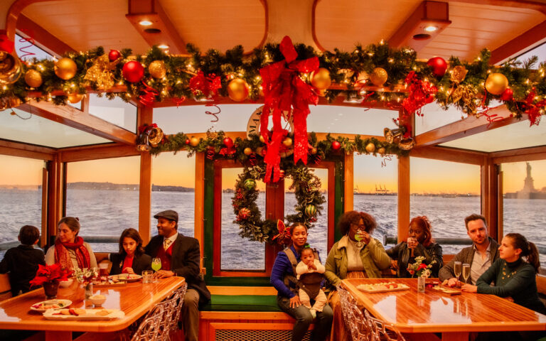 sail-nyc_tour-boat-tour-holiday-decorations-waterfront Sail Nyc Tour Boat Tour Holiday Decorations Waterfront