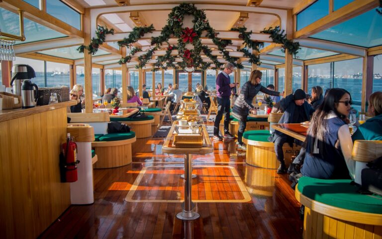 Sail Nyc Tour Boat Tour Interior Dining