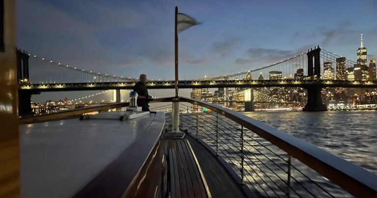 Sail Nyc Tour Boat Tour Manhattan Bridge Night