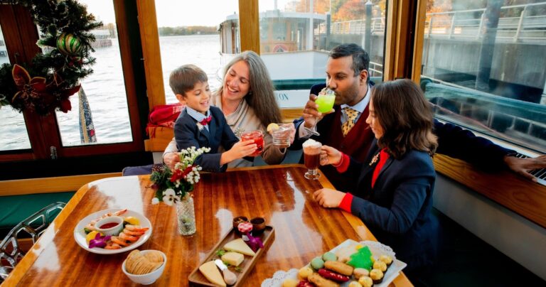 Sail Nyc Tour Family Boat Tour Drinks Snacks