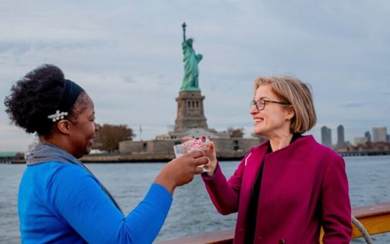 Sail Nyc Tour Statue Of Liberty Boat Tour Toast