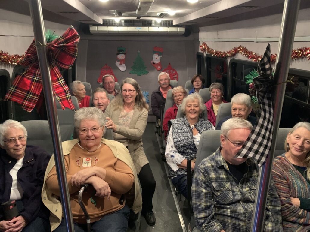 spiritofarizonatours_tour-senior-group-bus-decorations-holiday Spiritofarizonatours Tour Senior Group Bus Decorations Holiday