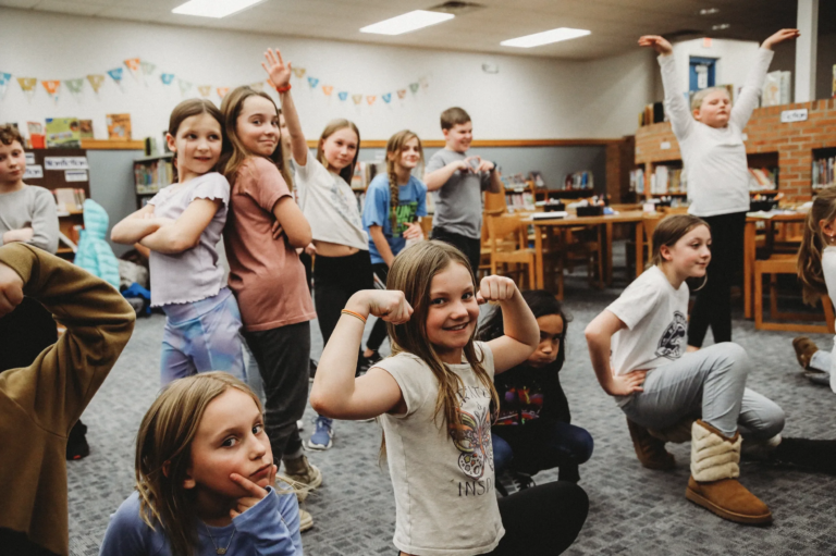 Stillwaterzephyrtheatre Tour Children Library Performance Poses