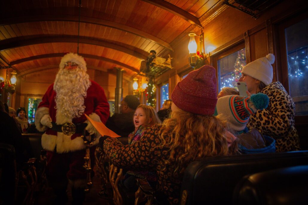 stonegablesestate_tour-santa-train-children-holiday Stonegablesestate Tour Santa Train Children Holiday