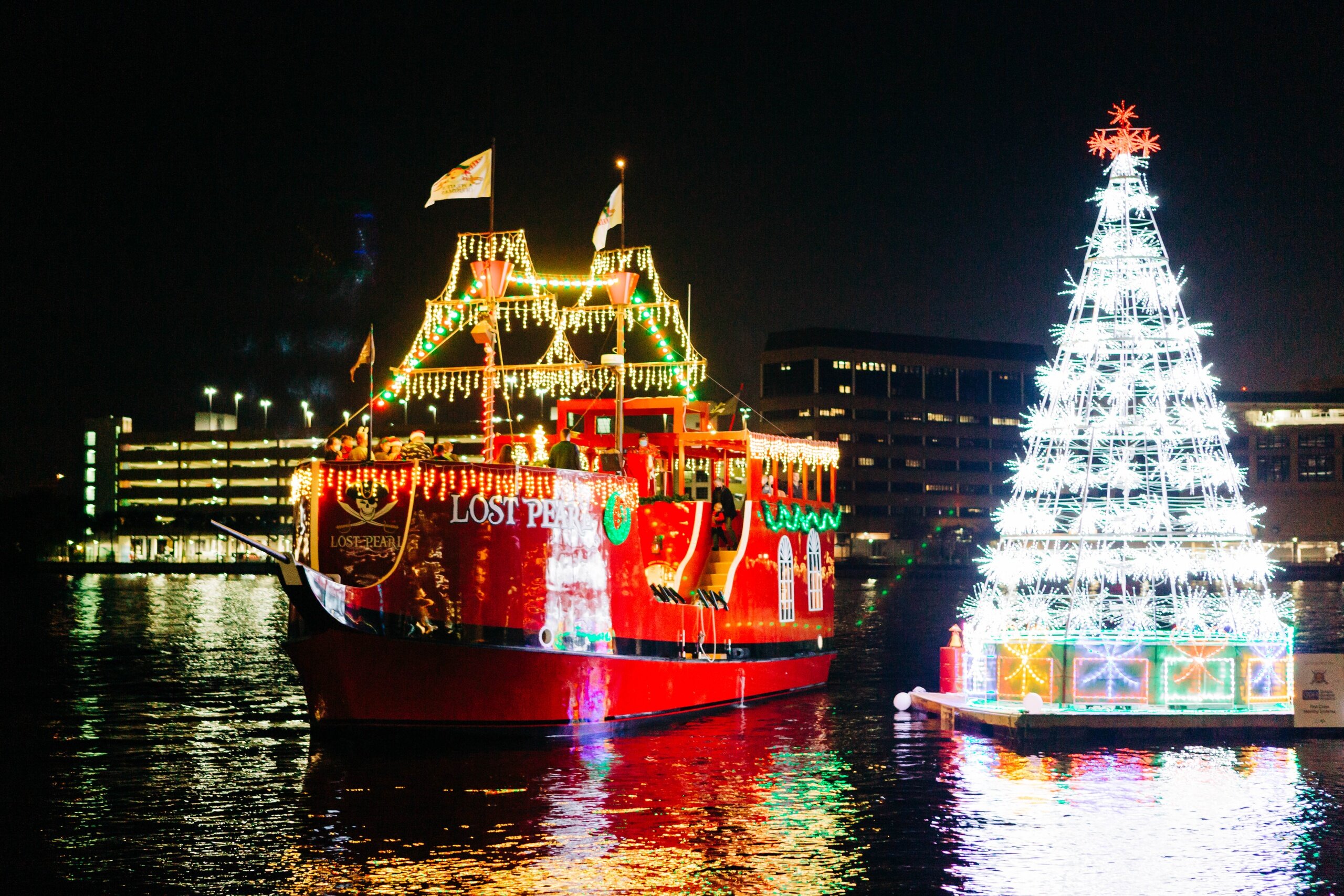 tampapirateship_tour-decorated-boat-christmas-tree-night Tampapirateship Tour Decorated Boat Christmas Tree Night