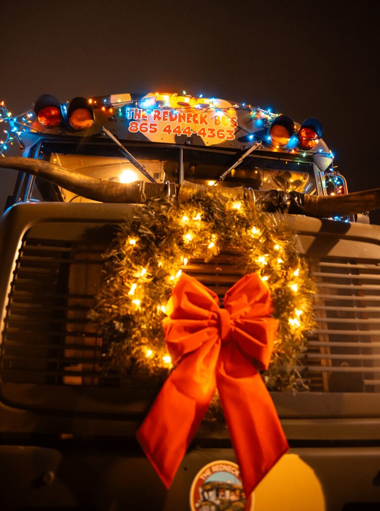 theredneckbus_tour-decorated-bus-christmas-wreath-lights Theredneckbus Tour Decorated Bus Christmas Wreath Lights