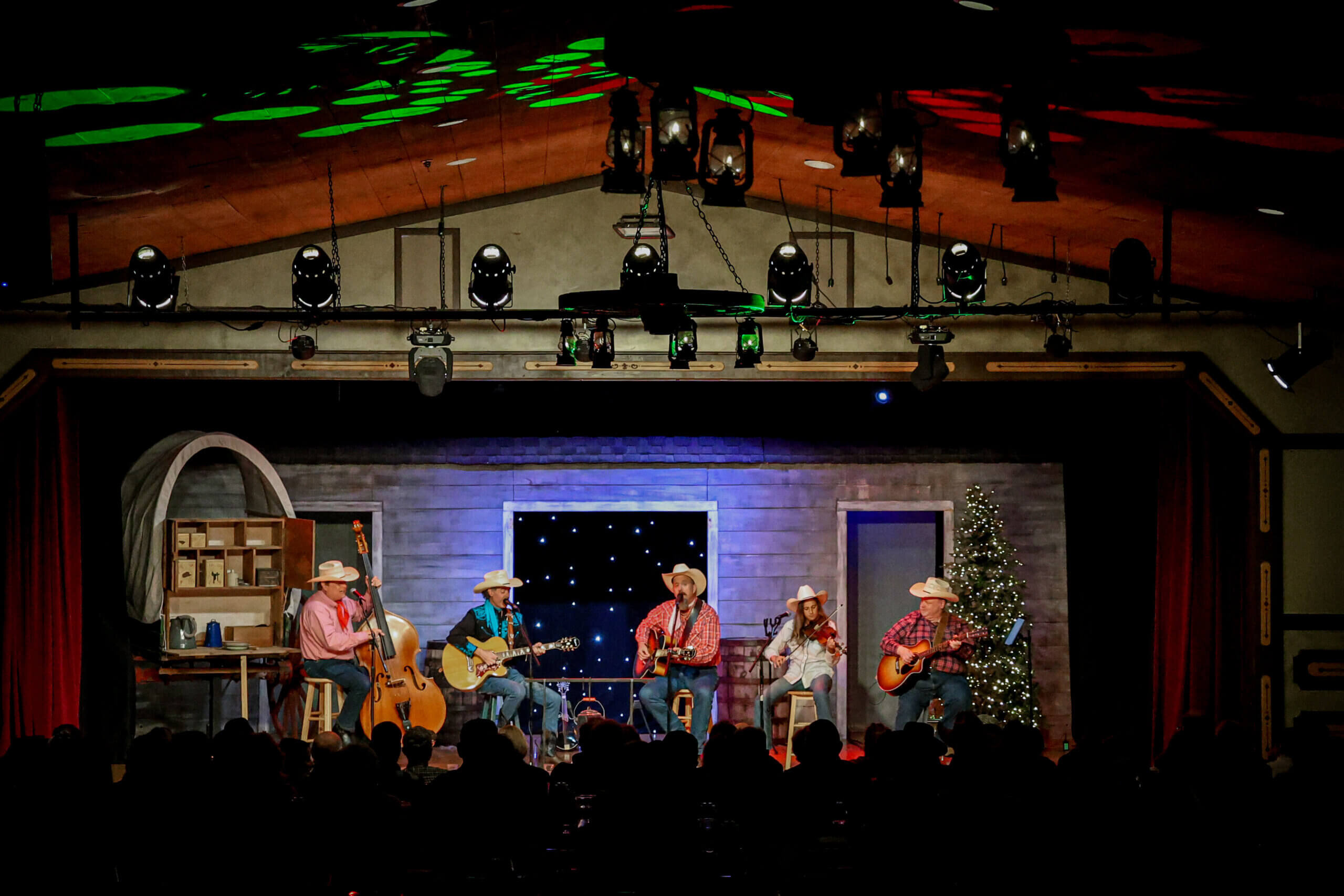 Theshepherdofthehills Tour Musicians Stage Country Show