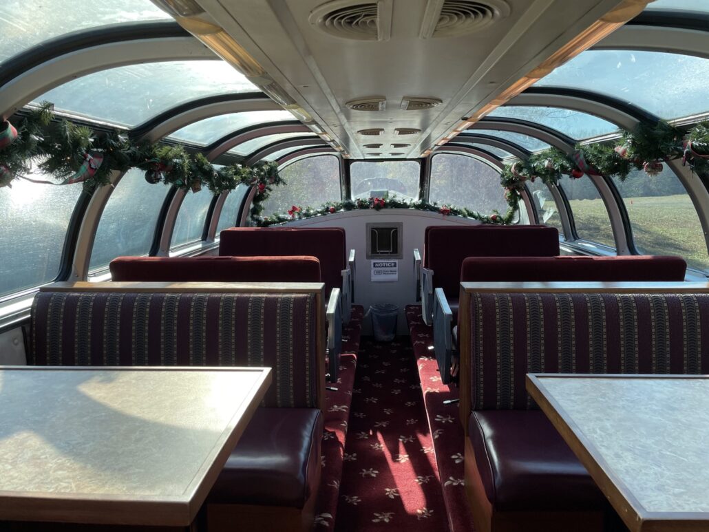 Tvrail Tour Train Dining Car Decorations