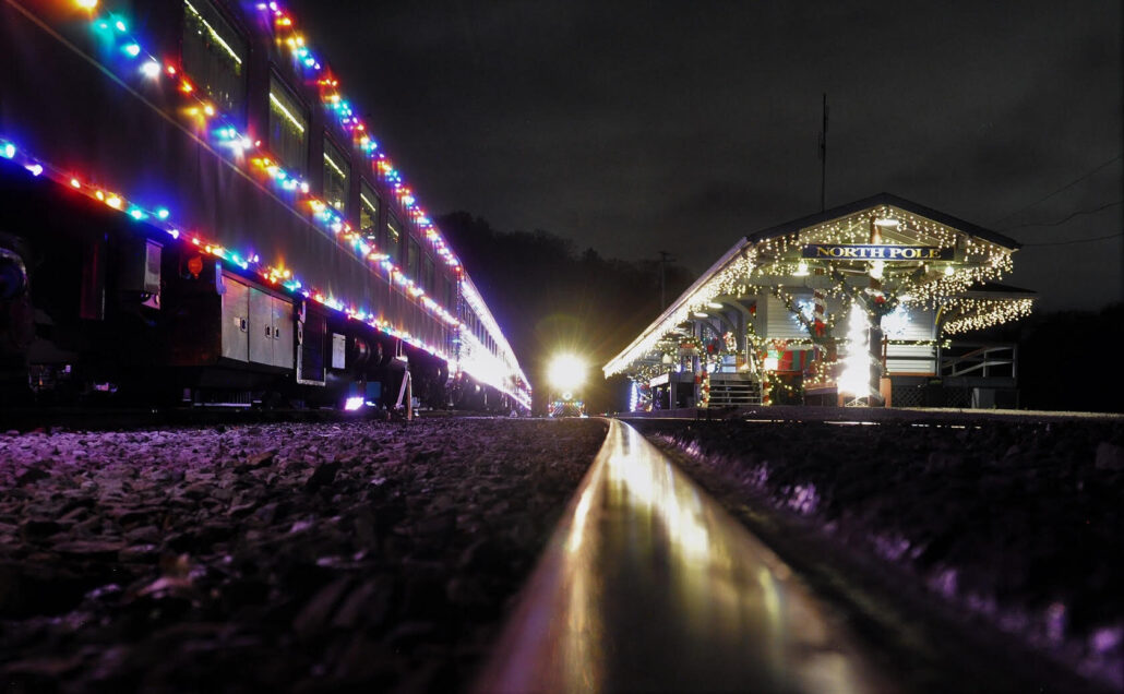 tvrail_tour-train-station-night-lights Tvrail Tour Train Station Night Lights