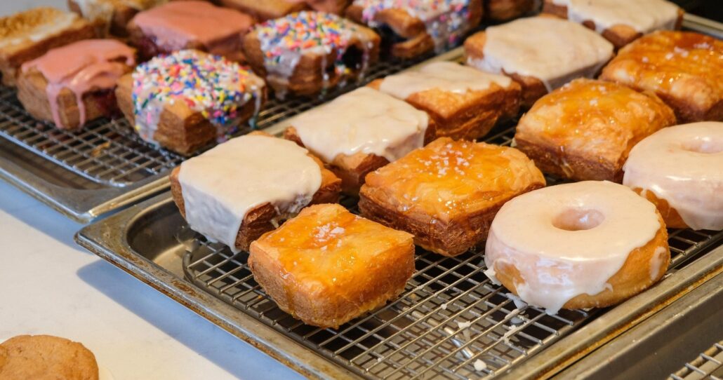 undergrounddonutour_tour-glazed-donuts-pastries-sprinkles Undergrounddonutour Tour Glazed Donuts Pastries Sprinkles