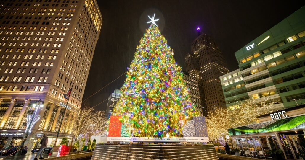 Undergrounddonutour Tour Holiday Tree City Lights Night