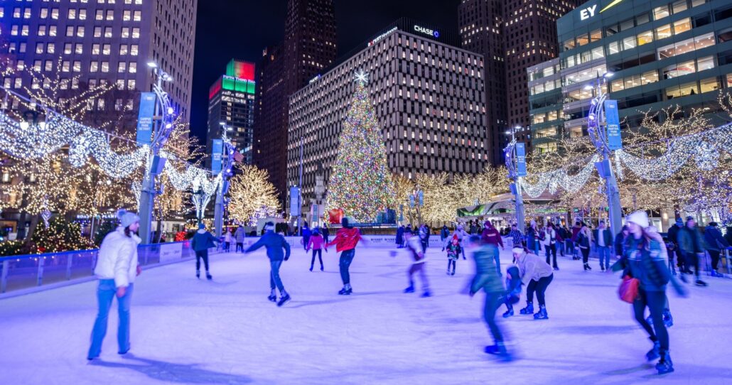 Undergrounddonutour Tour Ice Skating Holiday Tree City Lights