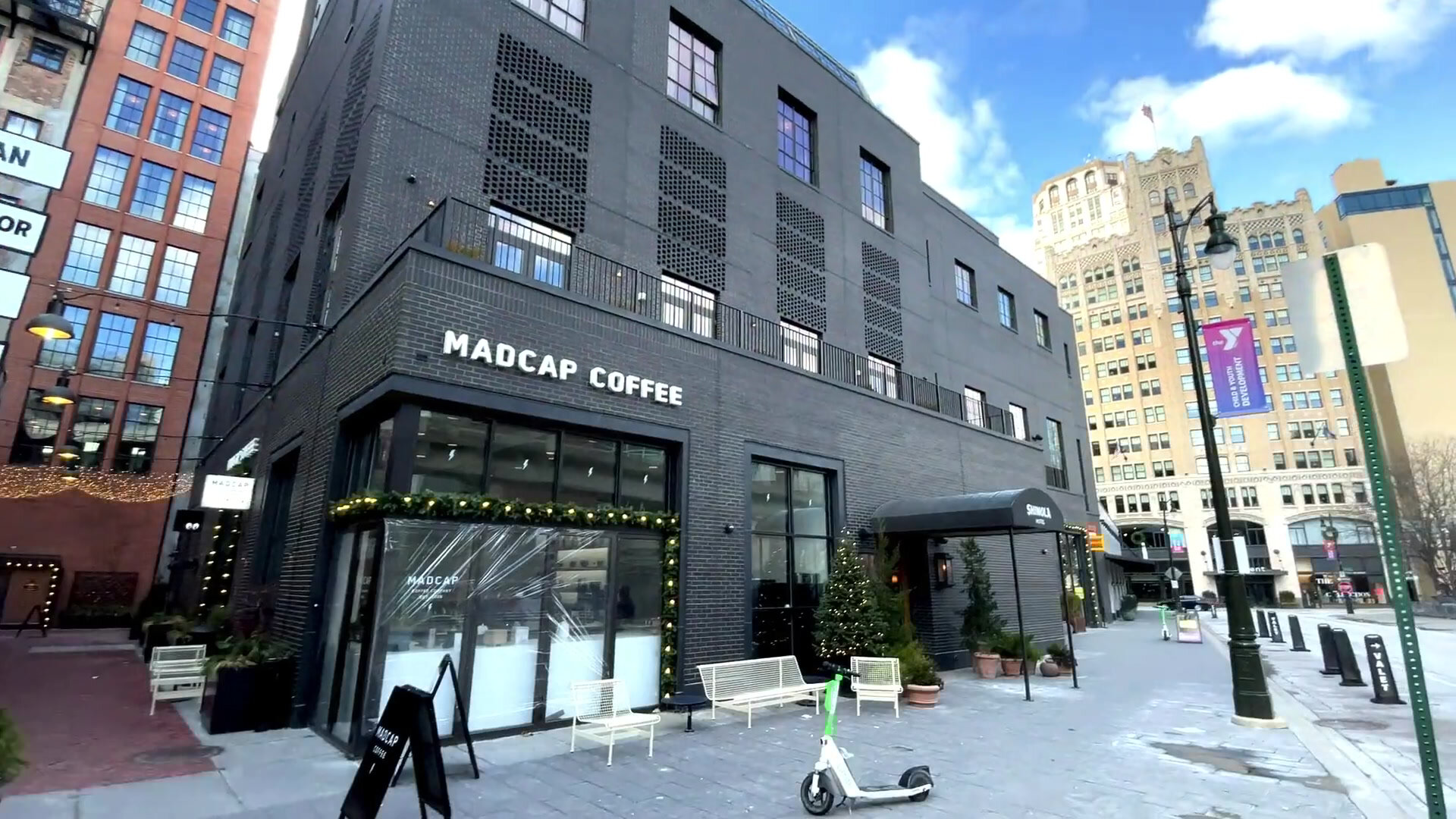 Undergrounddonutour Tour Madcap Coffee Black Building Scooter