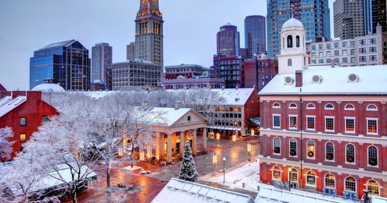 Undergrounddonutour Tour Snowy City Square Historic Buildings
