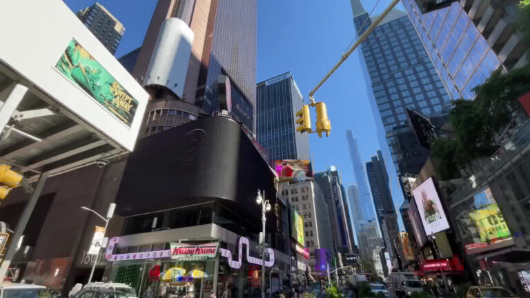 undergrounddonutour_tour-times-square-yellow-taxi-skyscrapers Undergrounddonutour Tour Times Square Yellow Taxi Skyscrapers