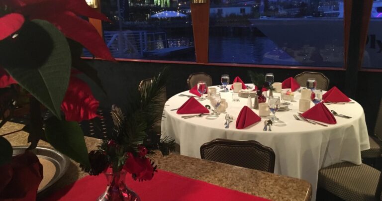 waterwayscruises_tour-dinner-cruise-table-setting-red-napkins Waterwayscruises Tour Dinner Cruise Table Setting Red Napkins