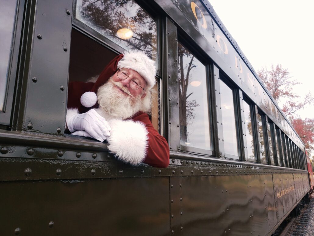 Woodstowncentral Tour Santa Train Window Beard